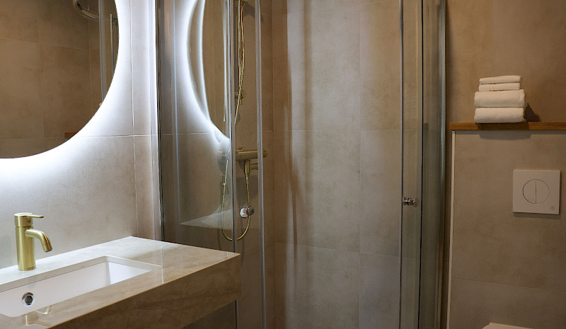 Standard Twin – Närhi