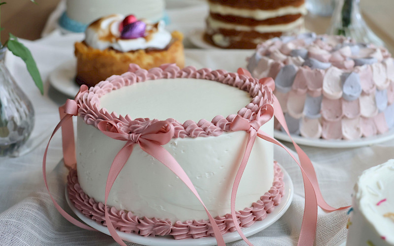 Äitienpäivän kakkubuffet